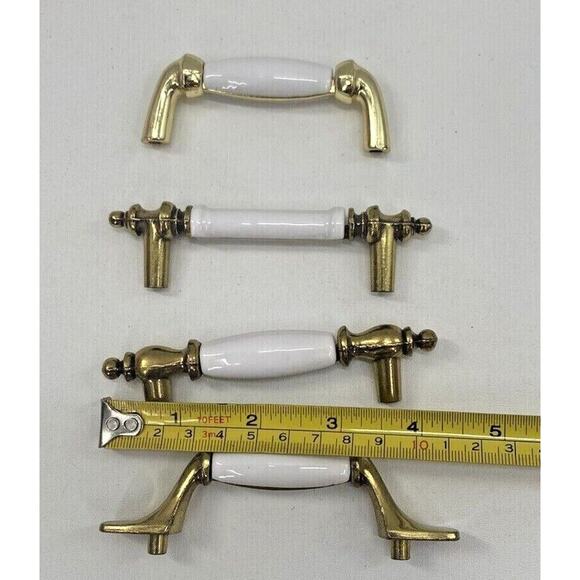 Vintage Lot of 4 White Porcelain/Brass/Gold Cabinet Knobs Drawer Pulls Handles - Picture 5 of 9